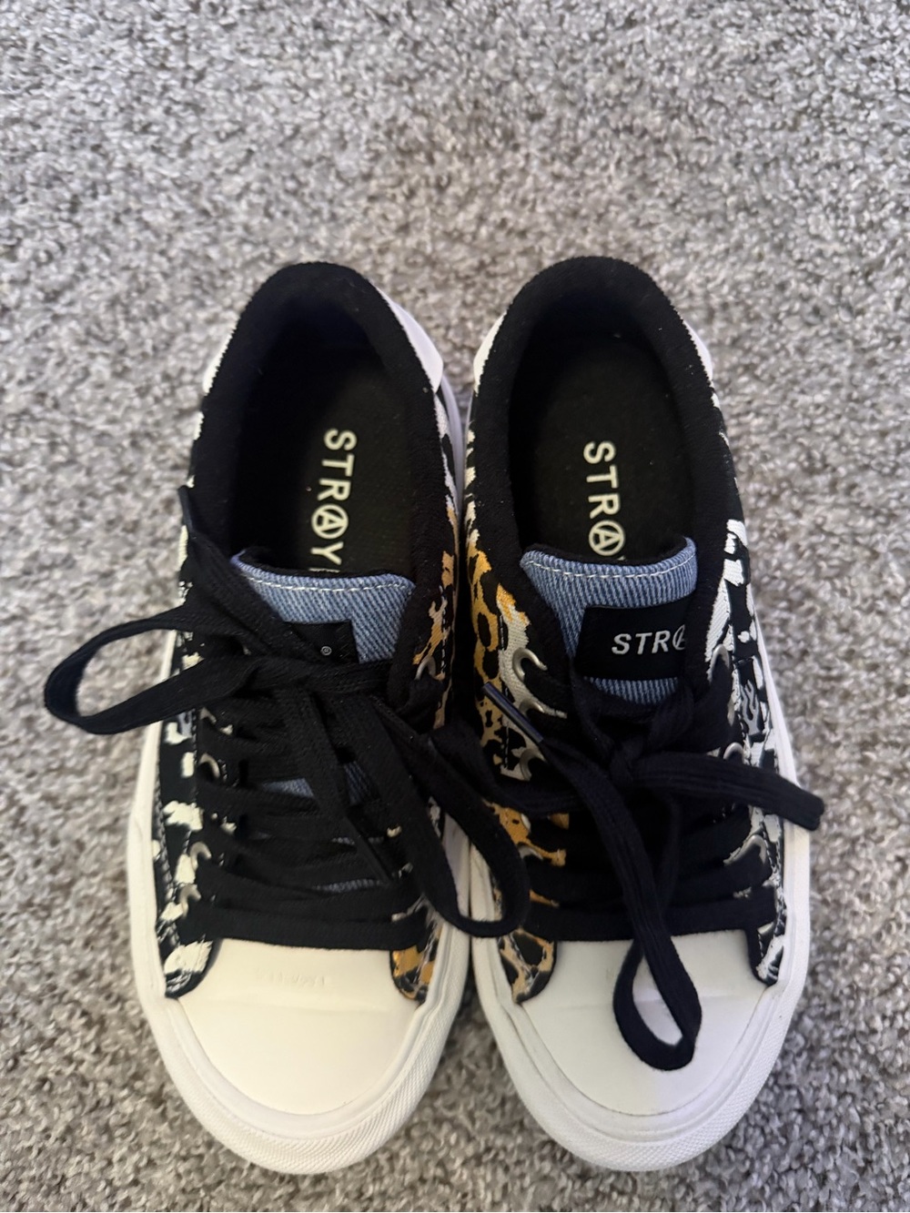 STRAYE Leopard & Cheetah Print Low Top Skateboard Sneakers